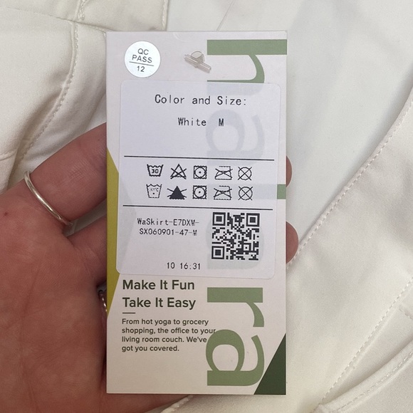 HALARA SKORT - Picture 2 of 4